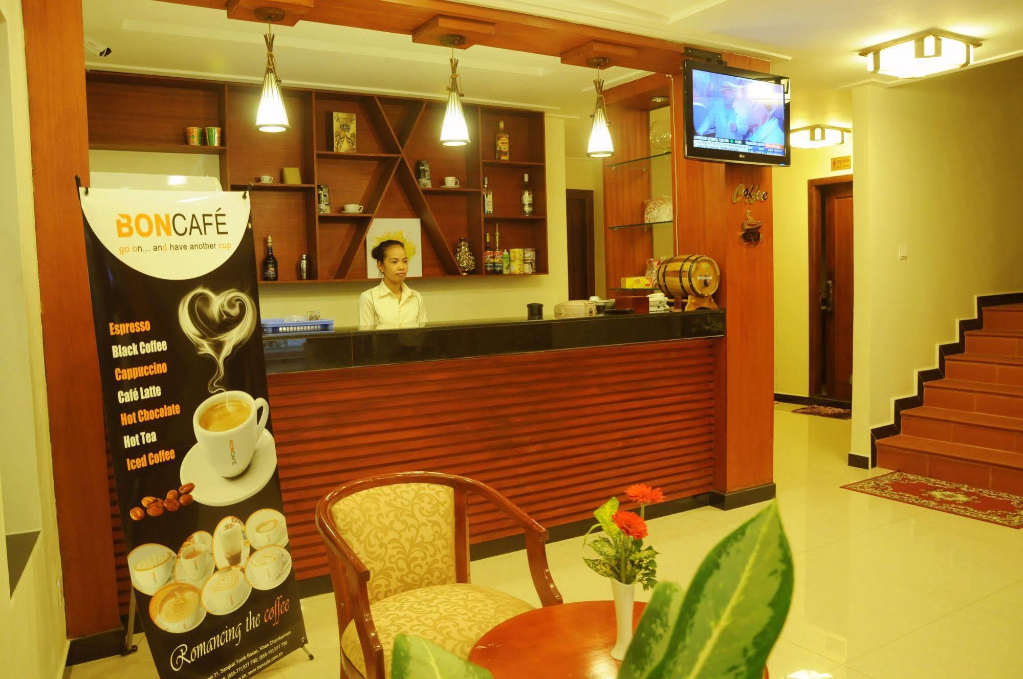 V N E Hotel พนมเปญ ภายนอก รูปภาพ