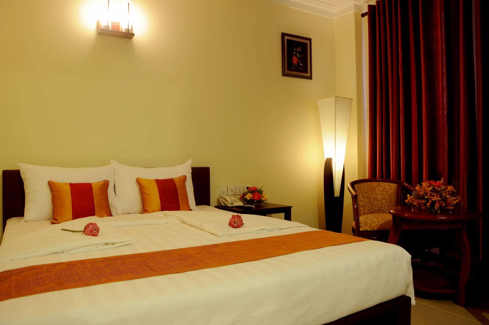 V N E Hotel พนมเปญ ภายนอก รูปภาพ