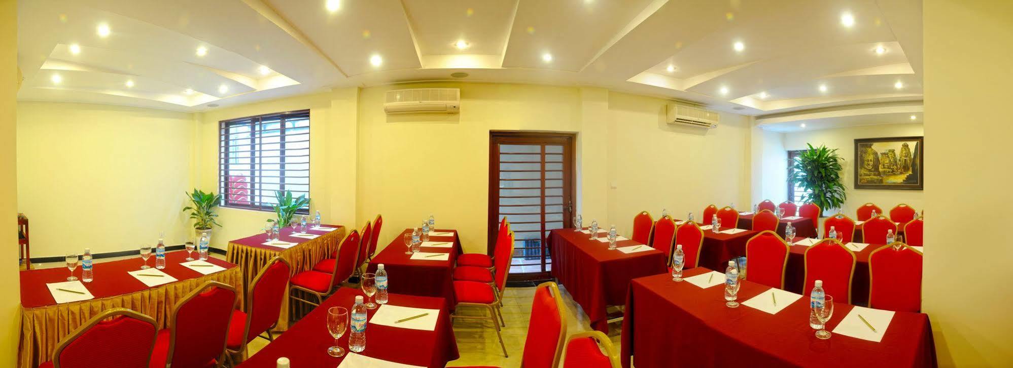 V N E Hotel พนมเปญ ภายนอก รูปภาพ